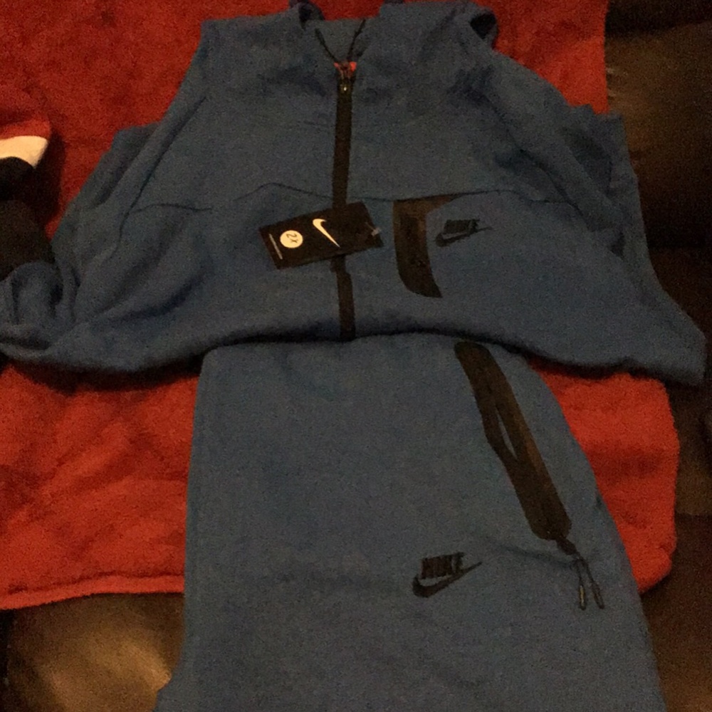 Track Suits - Picture 4 of 4